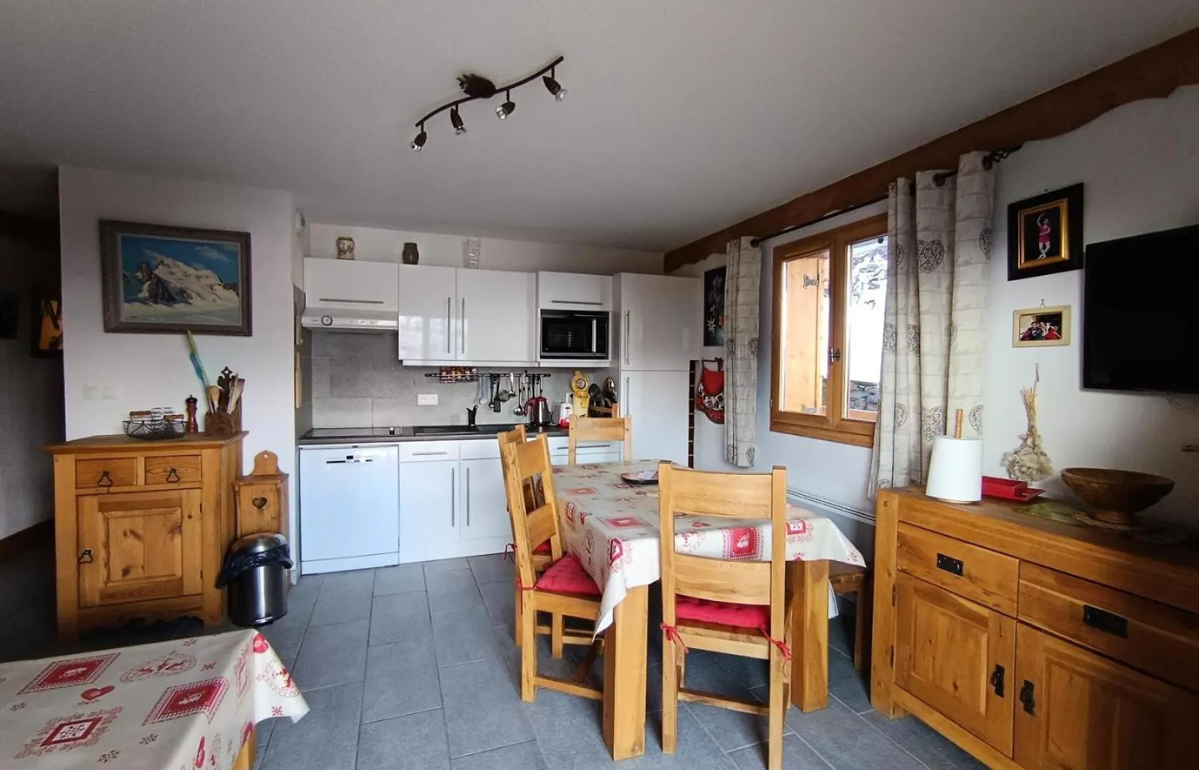Chalet Du Bois De Suffin N 10 - Superbe Appartement, Tout Confort, 6 Personnes, Grande Terrasse, Jardinet, Plein Sud Mae-8254 Montgenevre